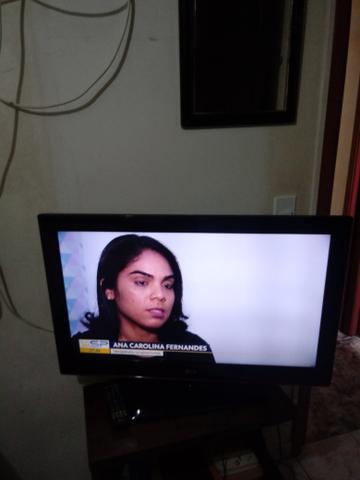 Tv de Led. Lg 32 polegadas com controle remoto