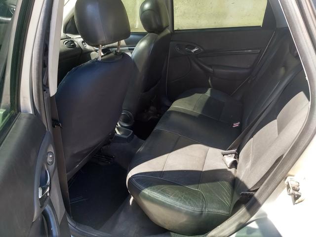 Ford Focus Ghia 2.0 16v sucata - Foto 6