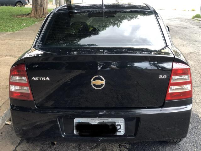 Astra Sedan 2010 - Foto 2