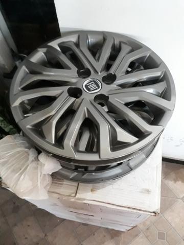 Vende-se 4 jantes de ferro com carlotas aro 15
