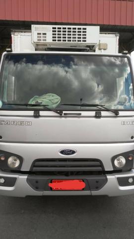 Vendo Ford cargo 816 S BAÚ