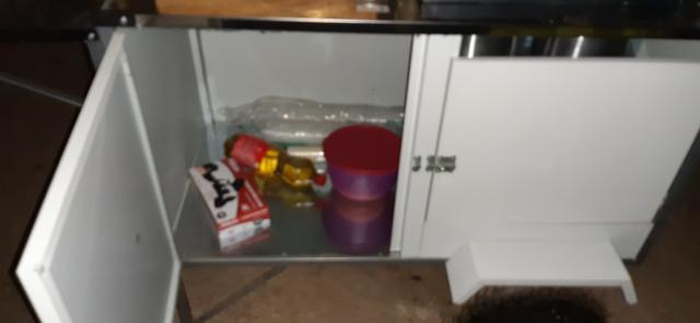Carrinho 3 em 1, espeto, hambúrguer e cachorro quente (pouco usado) - Foto 3