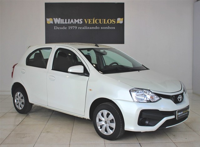 TOYOTA ETIOS HB X STD