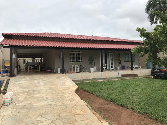 Linda casa de 4 qts, suíte em lote de 700 metros no Setor de Mansões