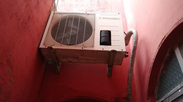 Vendo esse ar-condicionado 12 btus da Electrolux. - Foto 2