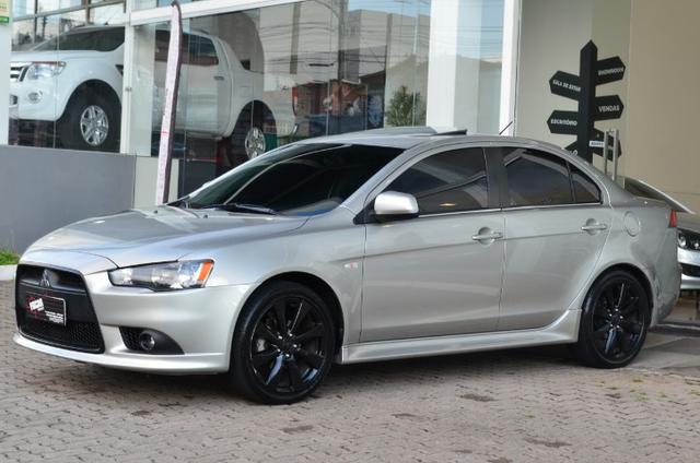 Lancer 2.0 - Teto Solar - Rodas aro 18" - Central Multimídia