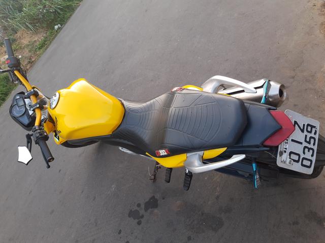 Vendo Moto Honda CB 300R 2012 bem conservada por apenas R$ 6.000,00 - Foto 3