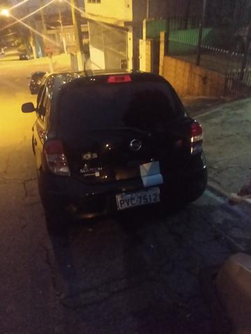 Nissan march excelente estado