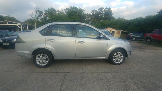 Fiesta Sedan SE 1.6 8v Completo ( r$ 3.000 abaixo da fipe) - Foto 5