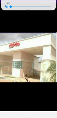Alugo apartamento no condomínio Vitória