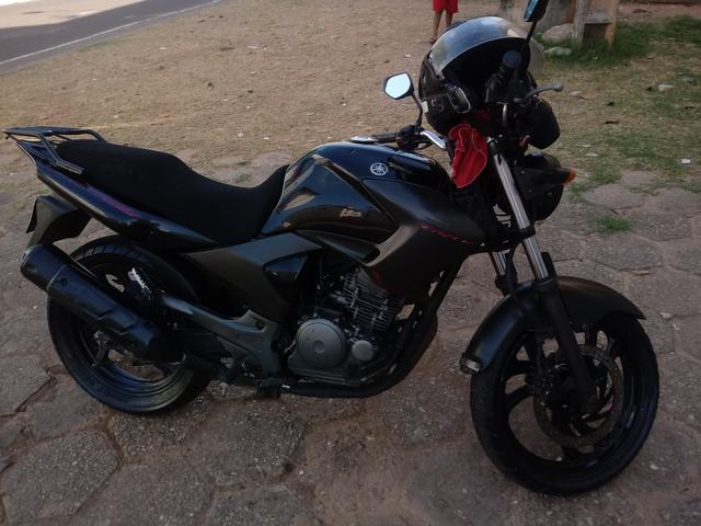 Moto fazer edicão limitada