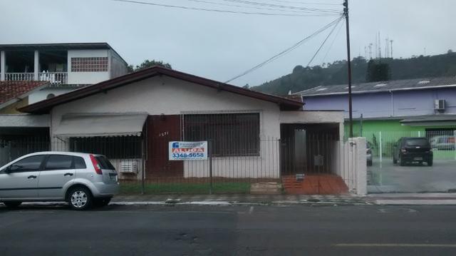 Casa Mista 2 quartos - Ótima Localização