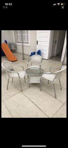 Vendo mesa e cadeiras - Foto 2