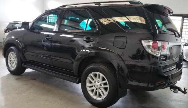 Hilux Sw4 7 Lugares Diesel 4x4 - Foto 3