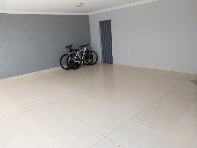 Excelente casa com piscina no bairro valparaiso em patos de minas/mg - Foto 19