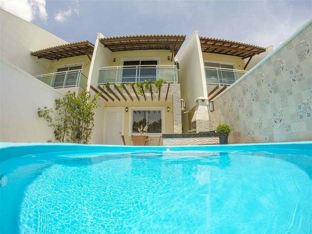 Casas próximo próximo de messejana 3 suítes 3 vagas 3 banheiros