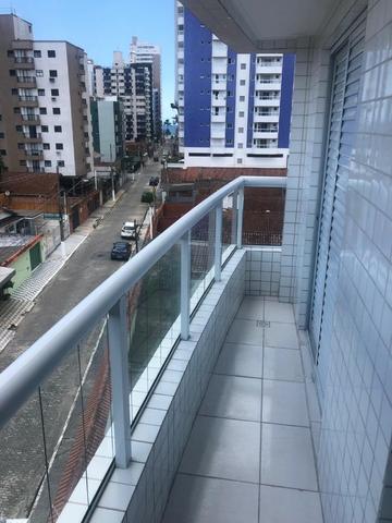 Apartamento perto do mar, excelente localização residencial, com 2 dorm e sacada - Foto 12