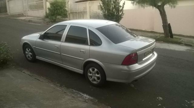 GM Vectra Millenium 8v - Foto 8