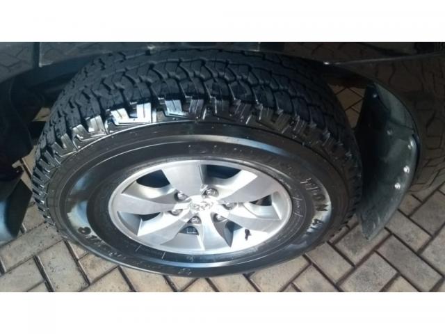 TOYOTA HILUX SW4 SRV D4-D 4X4 3.0 TDI DIES. AUT - Foto 14