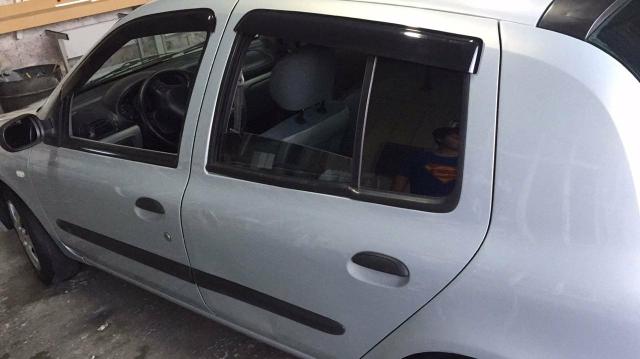 Clio 1.6 2004 4 portas - Foto 3