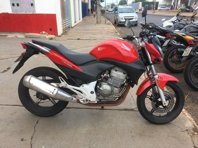 Honda CB300R * Financiamos com as melhores taxas