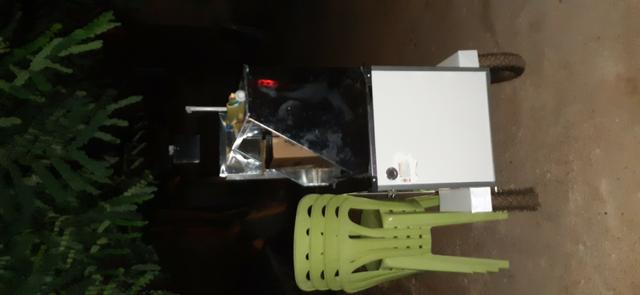 Carrinho 3 em 1, espeto, hambúrguer e cachorro quente (pouco usado) - Foto 2
