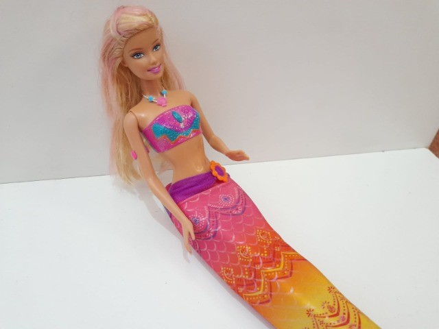Boneca Barbie Merliah ("Barbie em Vida de Sereia 2") - Foto 4