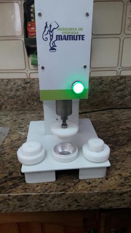 Maquina de modelar empada