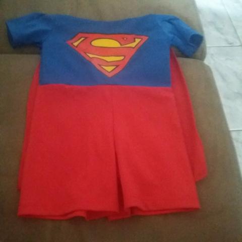 Vendo fantasia do super man de menino