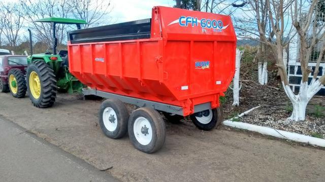 Carreta Forrageira Hidráulica CFH-6000 Ibl Busse Agro - Trator