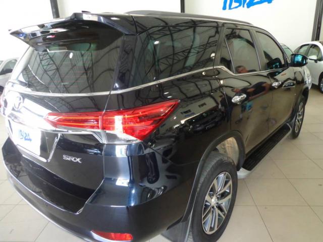 Toyota Hilux SW4 SW4 2.8 SRX AUT. 4X4 7 LUGARES - Foto 14