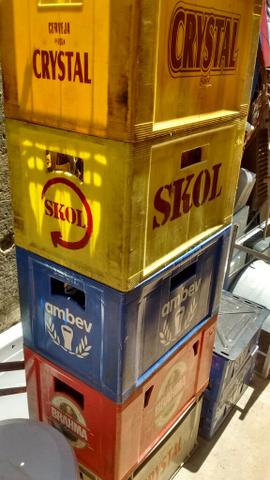 5 caixas de cervejas vasia vendo
