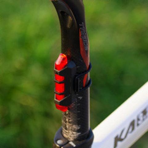 Luz Traseira Da Bicicleta Recarregável USB Aviso de Segurança LED - Foto 2