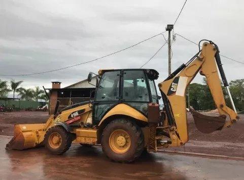 Retroescavadeira Caterpillar 416e, Ano 2014