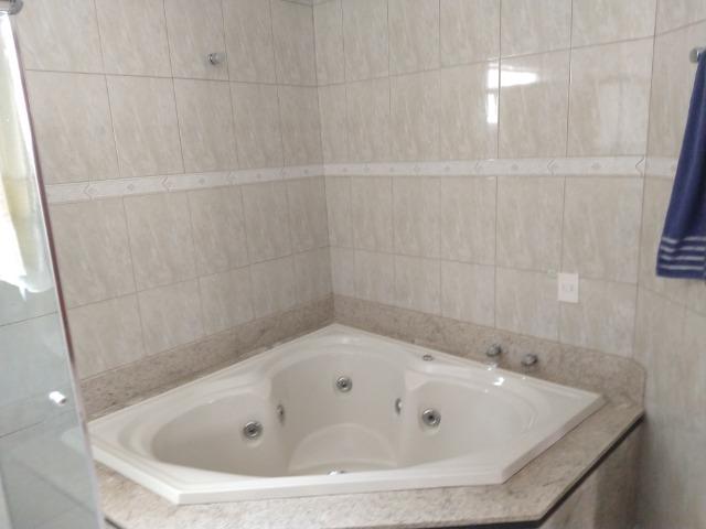 Excelente casa com piscina no bairro valparaiso em patos de minas/mg - Foto 13