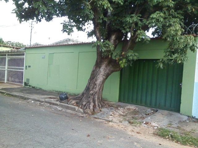 Casa 2 quartos e 6 vagas de garagem no Setor dos Funcionários - Foto 2