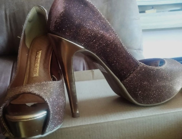 peep toe via marte meia pata