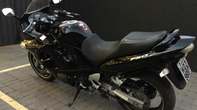 Gsx 750 2007 troco carro 15900 financio