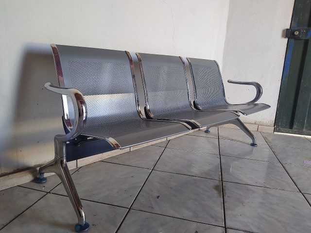  Cadeira Longarina aeroporto
