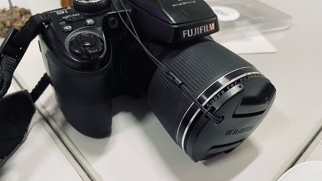 Câmera semi profissional fuji finepix s - Foto 2