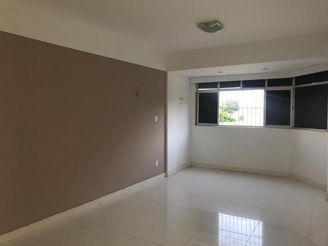 Aluga-se Apto 2/4 sendo 02 suítes, 02 garagens, Res. Cidade, incluso condomínio, MossoróRN - Foto 3