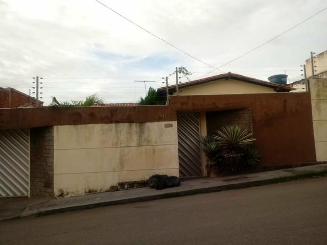 Casa no cohaserma com mobília por 1.800 de 3 quartos