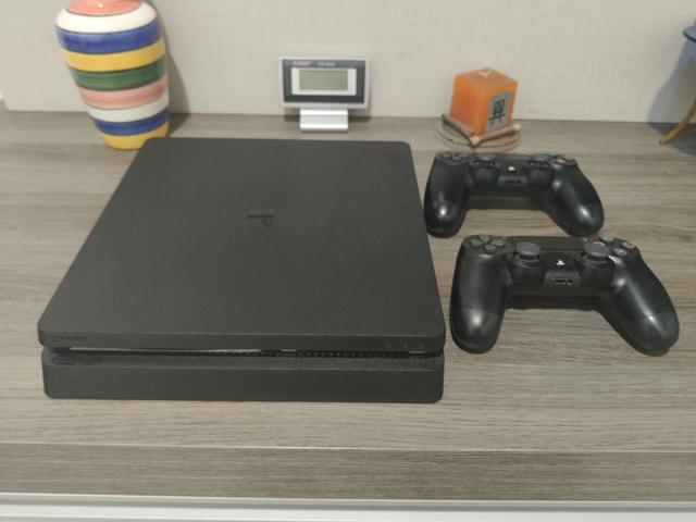 Ps4 slim 1tb