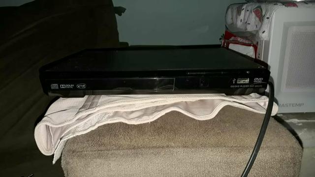 Combo TV cce 4o polegadas .dvd Sony e cds de diversos títulos por 780R$ - Foto 6