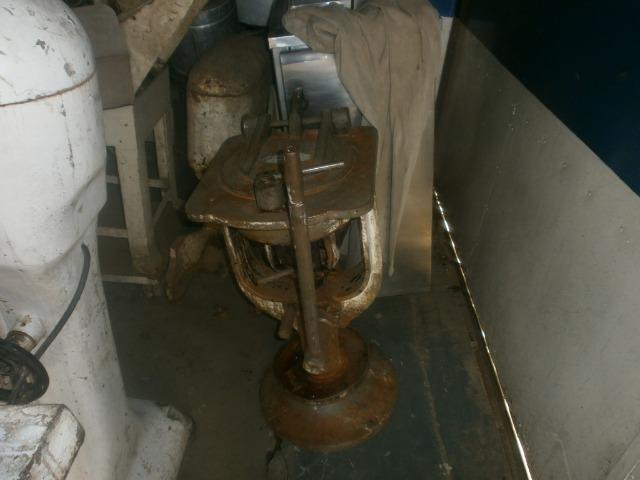 Divisora de pães - industrial - precisando de limpeza e ajustes - Foto 4