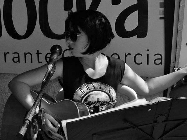 Música ao vivo Acústico violão (Rock anos 80)