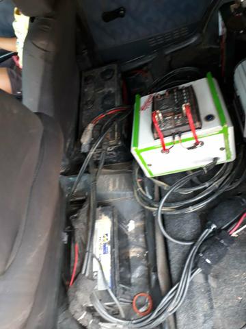 Vende-se Fiat uno 2002 com som de mala - Foto 5