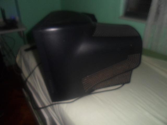 Monitor sansung antigo usado mas funcionando perfeitamente - Foto 2