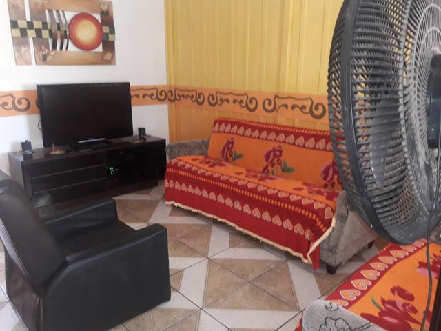 Casa com Piscina Confortável em Ótima Localização - Foto 5