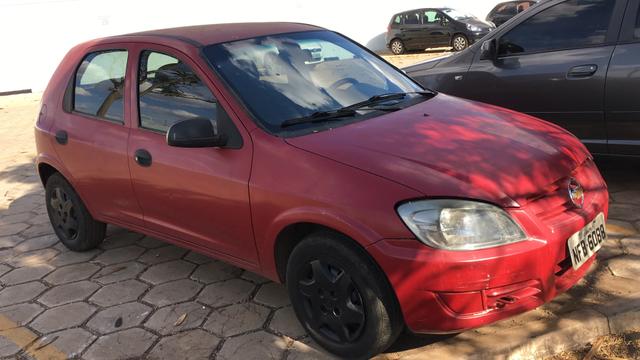 Vendo celta ano 2010/2011 vidro da dianteira elétricos e ar condicionado ipva 2019 pago - Foto 2